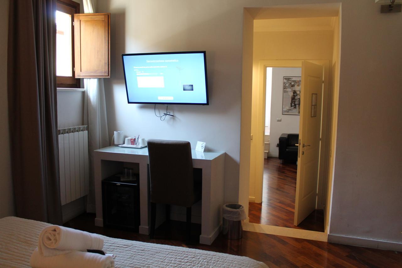 Relais Arco Della Pace Hotel Rome Exterior photo